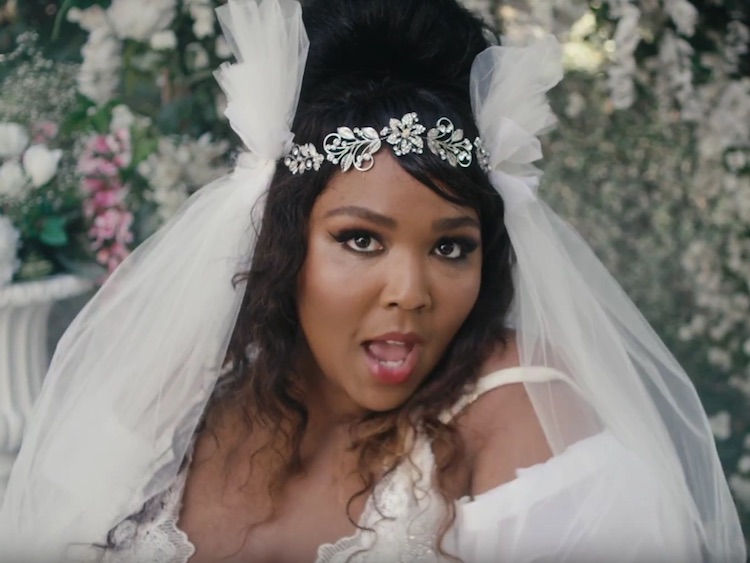EXCLUSIVE: Pop Singer LIZZO Is ENGAGED To Her Boyfriend . .. A Handsome Yet SKINNY Comedian!!