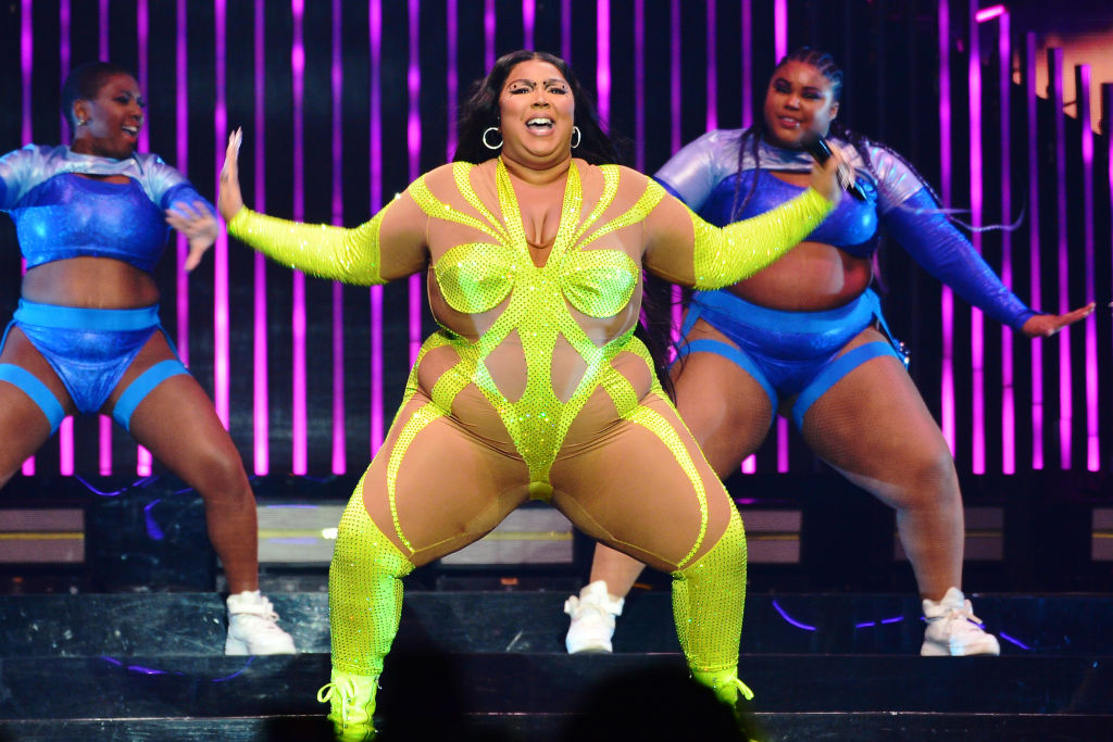 Lizzo Shows Off Stomach After Weight Loss … Twitter Doesn't Like It