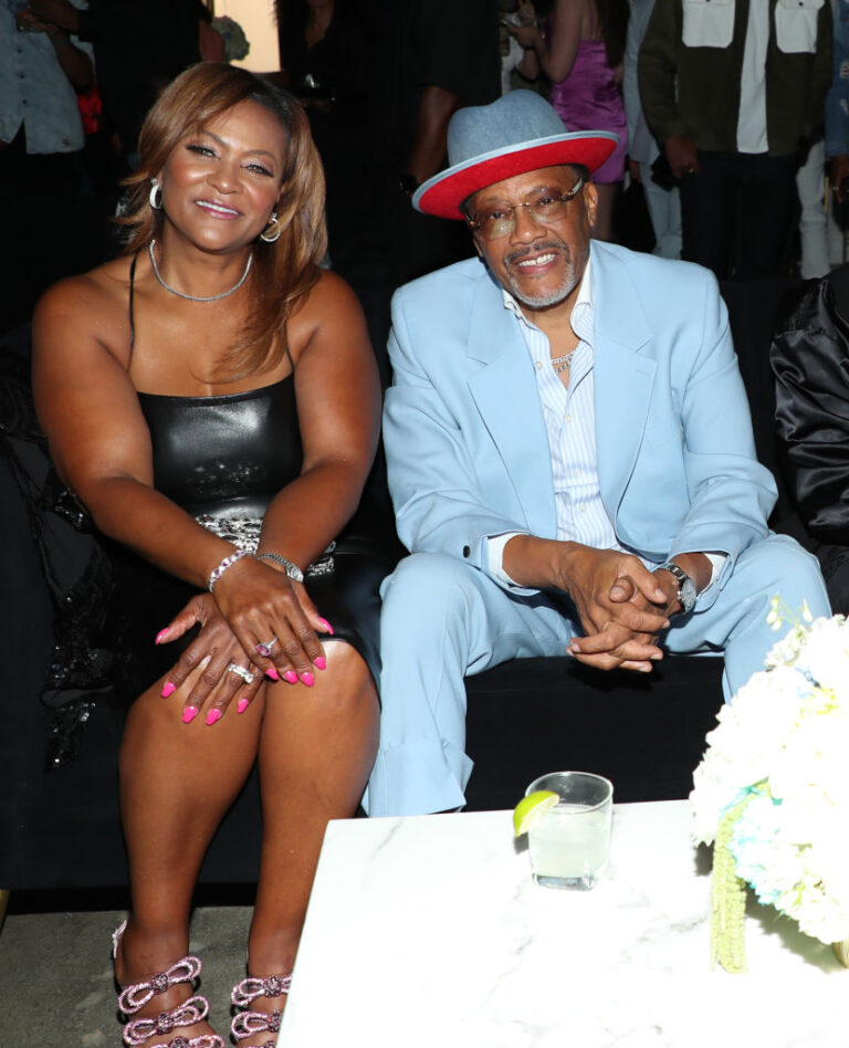 Greg Mathis Who Is Judge Greg Mathis and Wife Linda Officially Call Off Divorce